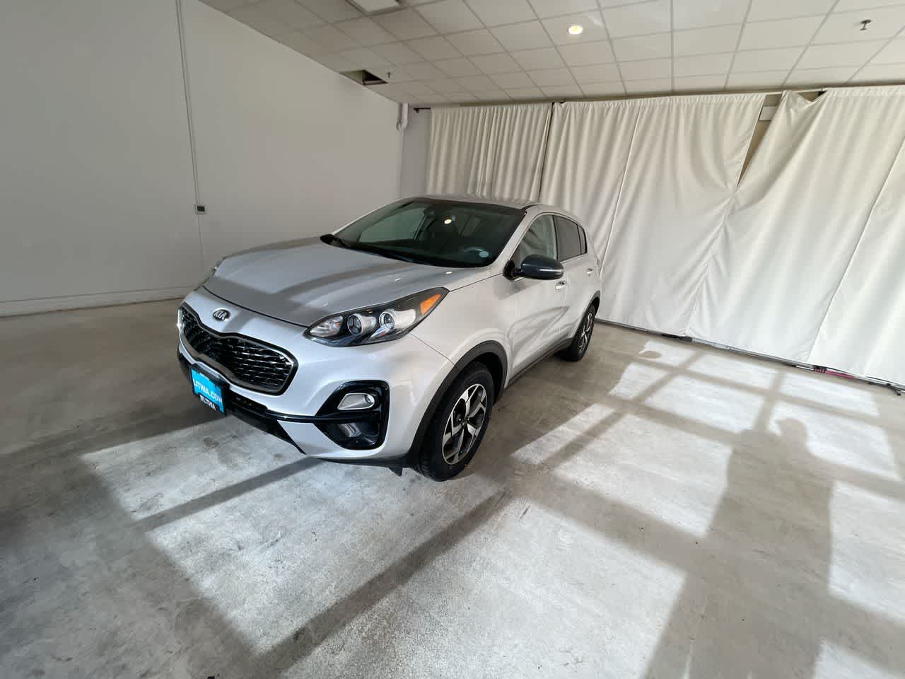 View vehicle photo 4