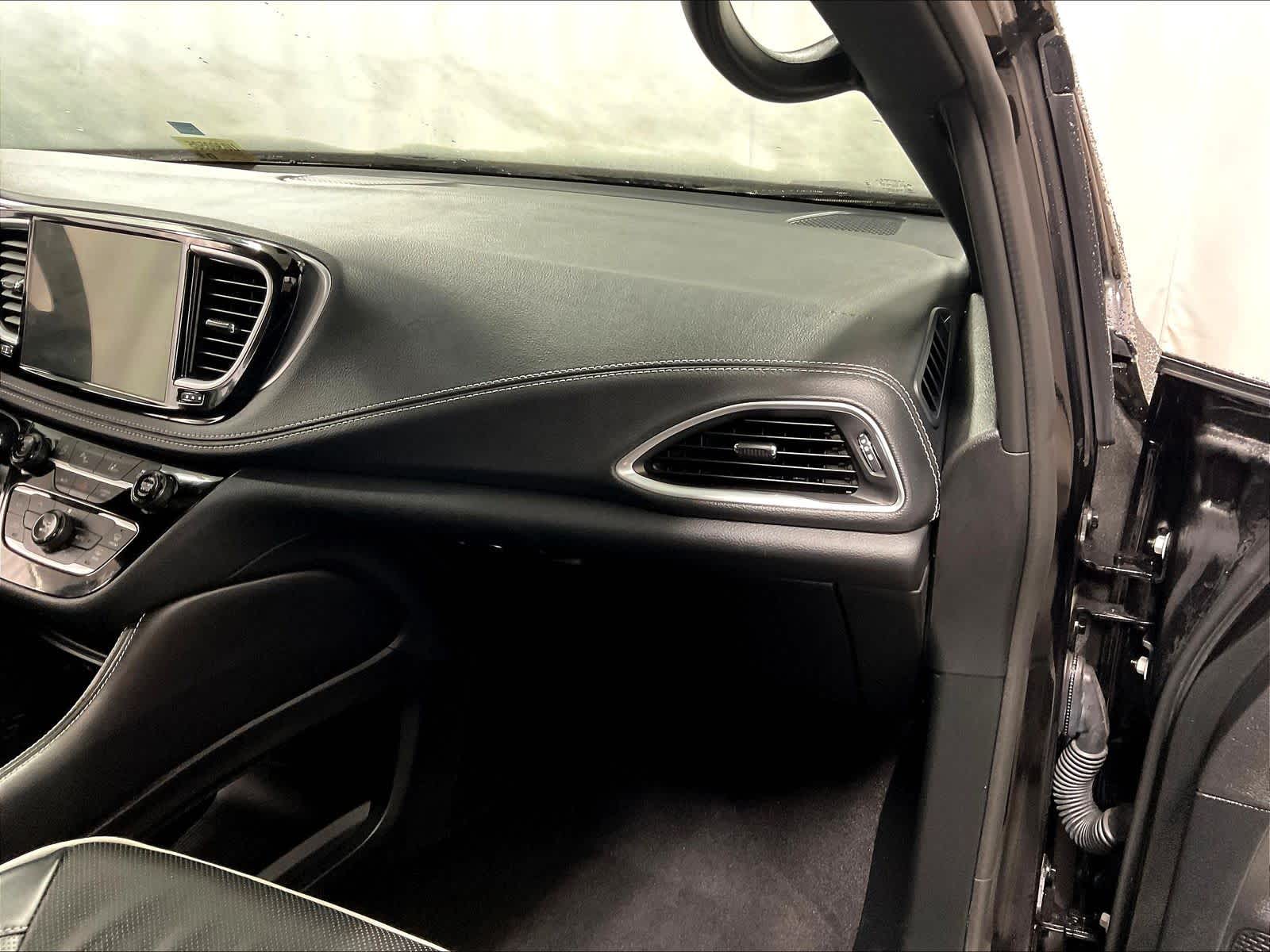 used 2025 Chrysler Pacifica car, priced at $36,997