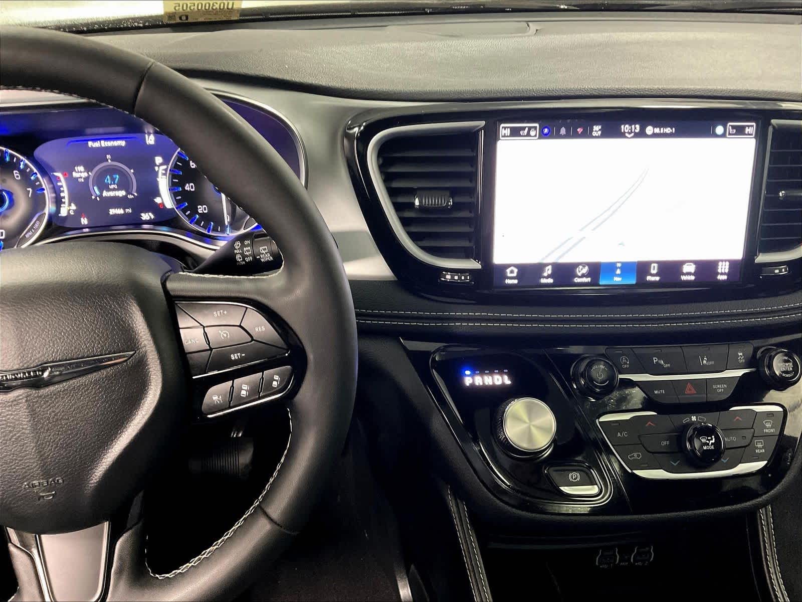 used 2025 Chrysler Pacifica car, priced at $36,997