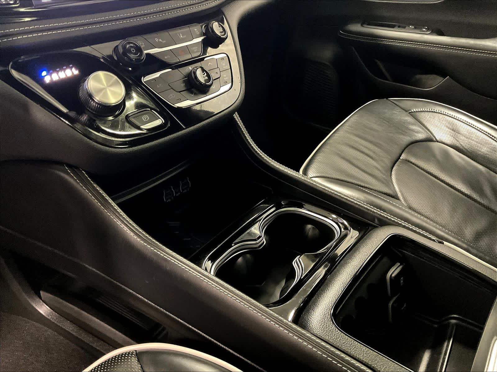 used 2025 Chrysler Pacifica car, priced at $36,997