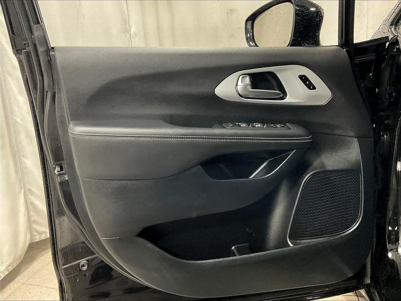 used 2025 Chrysler Pacifica car, priced at $36,997