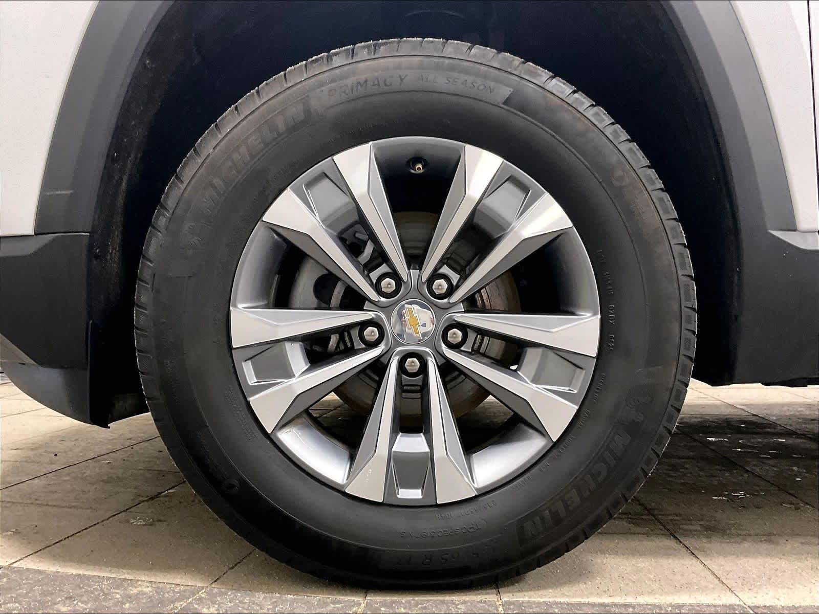 used 2025 Chevrolet Equinox car, priced at $26,997