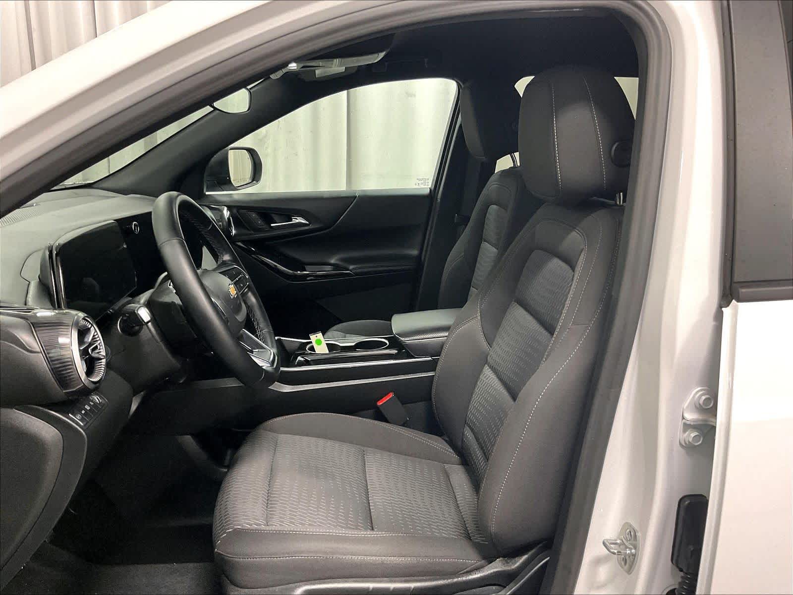 used 2025 Chevrolet Equinox car, priced at $26,997