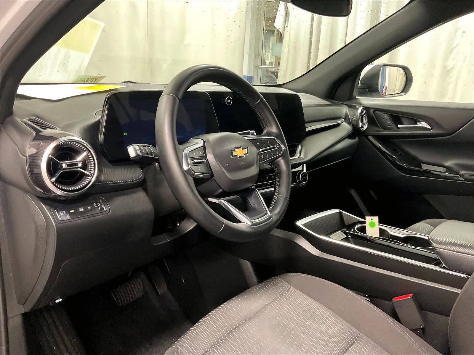 used 2025 Chevrolet Equinox car, priced at $26,997