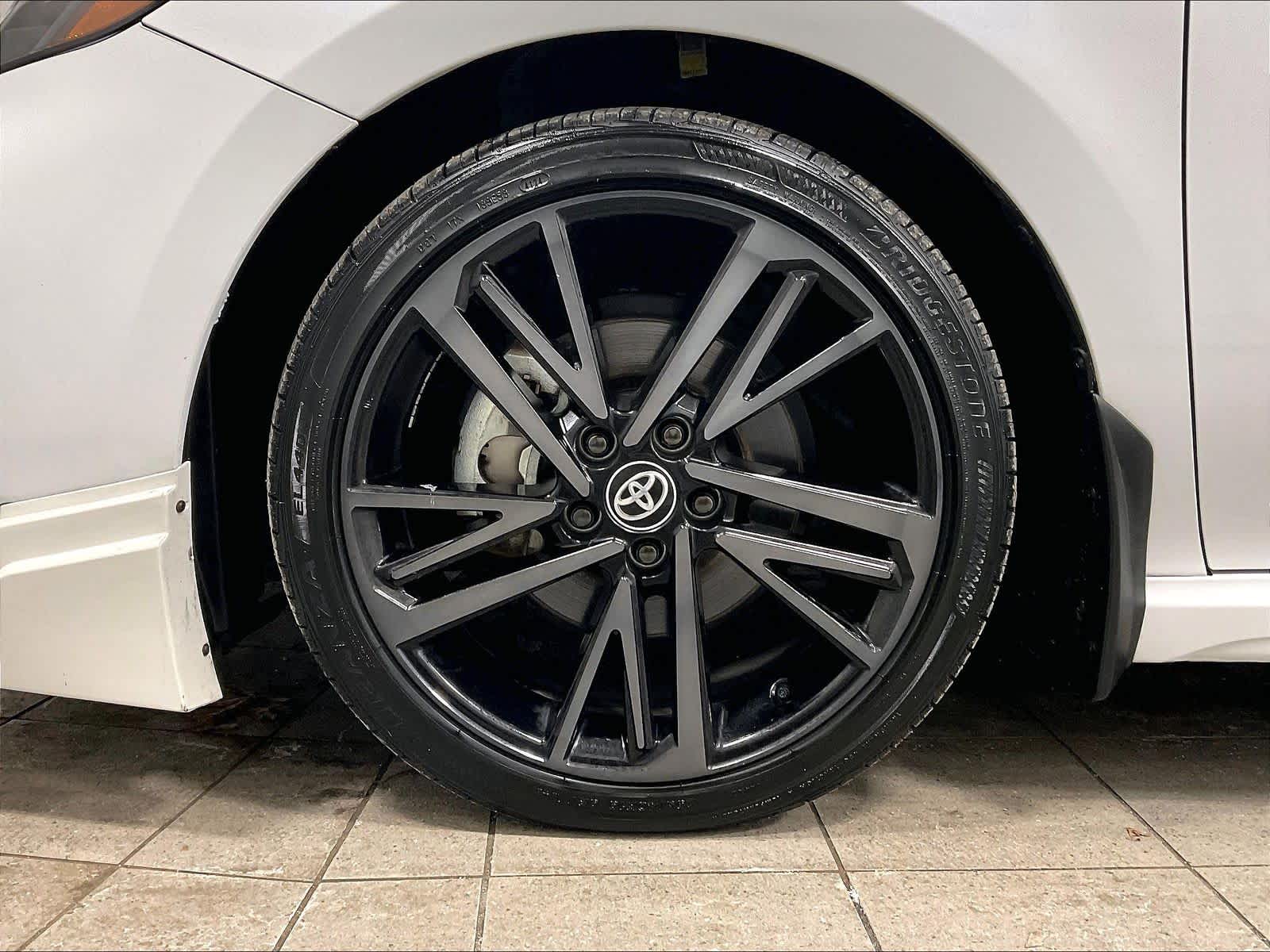 View vehicle photo 7