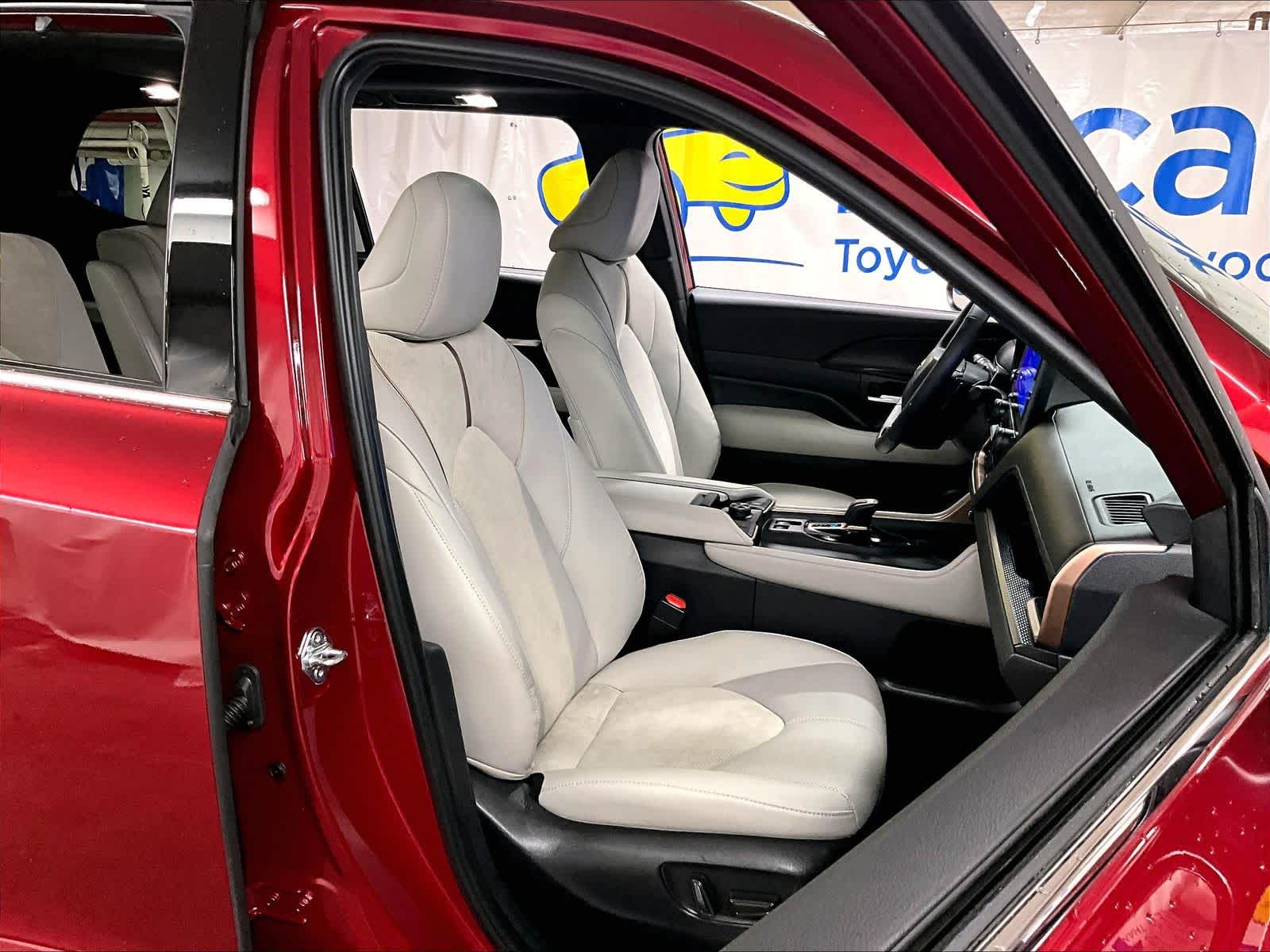 used 2025 Toyota Grand Highlander car, priced at $57,277