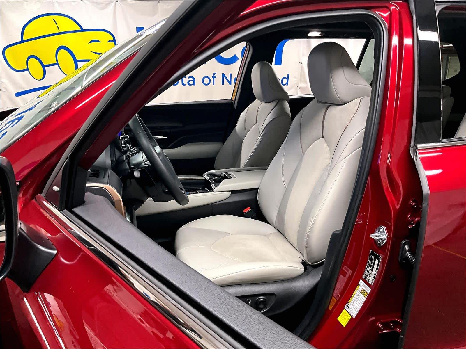 used 2025 Toyota Grand Highlander car, priced at $57,277