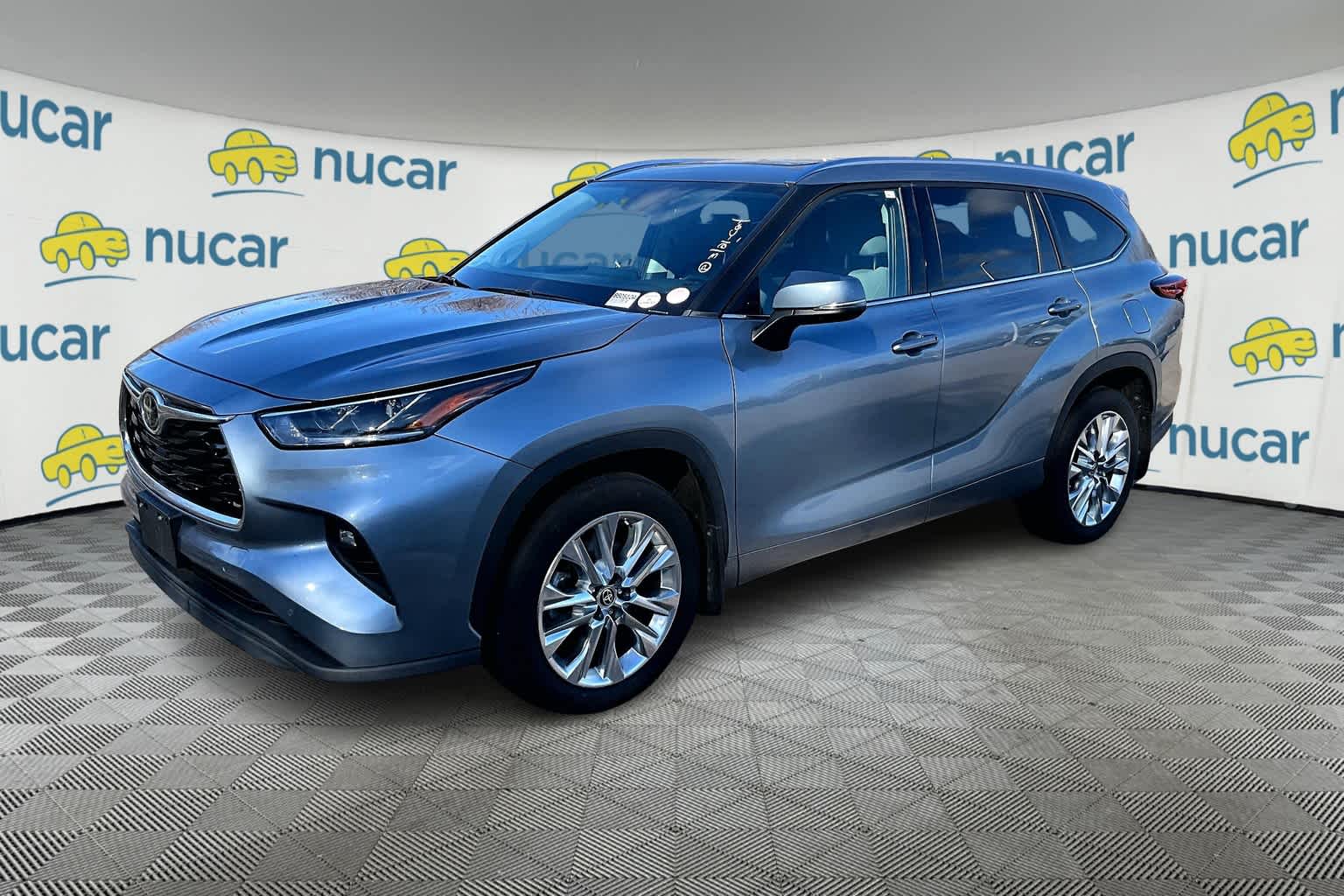 used 2022 Toyota Highlander car, priced at $33,777