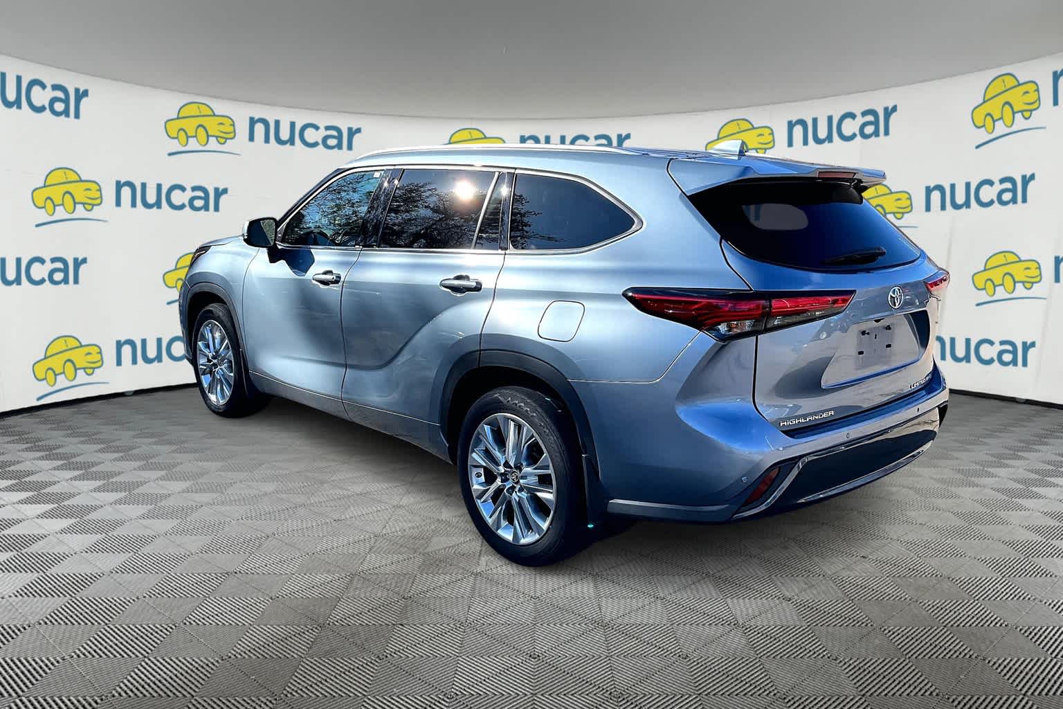 used 2022 Toyota Highlander car, priced at $33,777