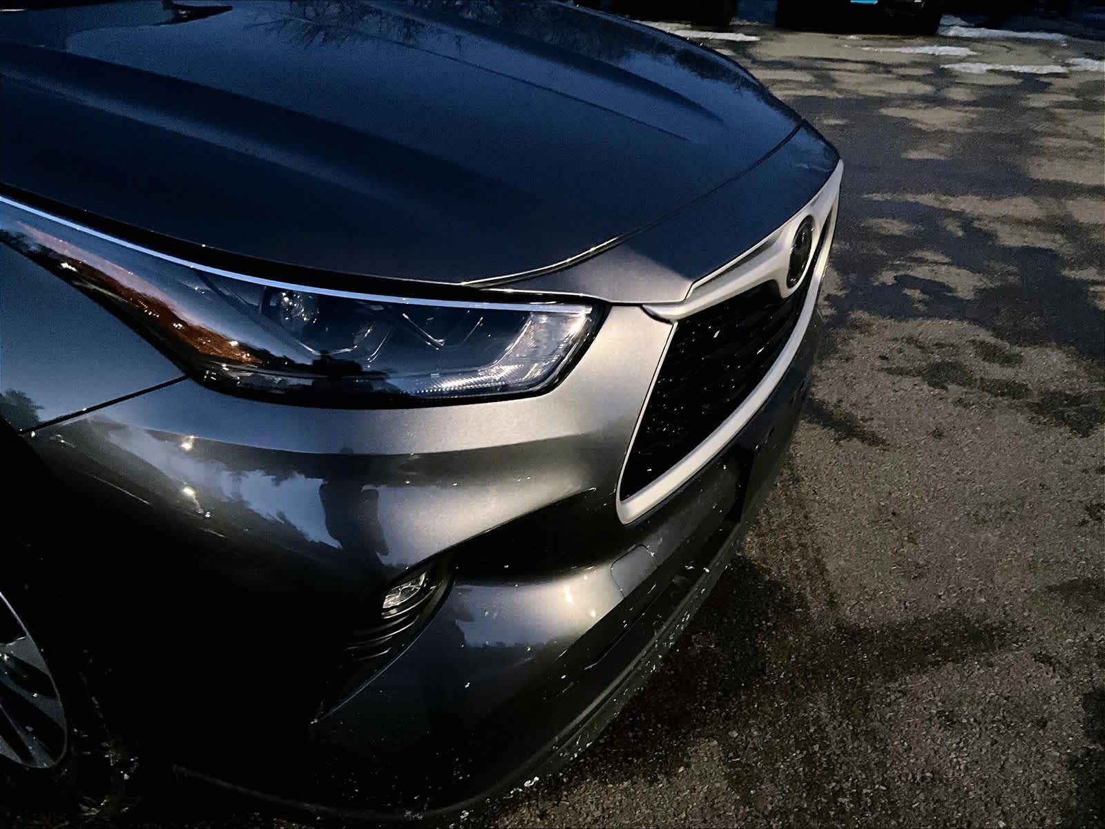 used 2022 Toyota Highlander car, priced at $33,442