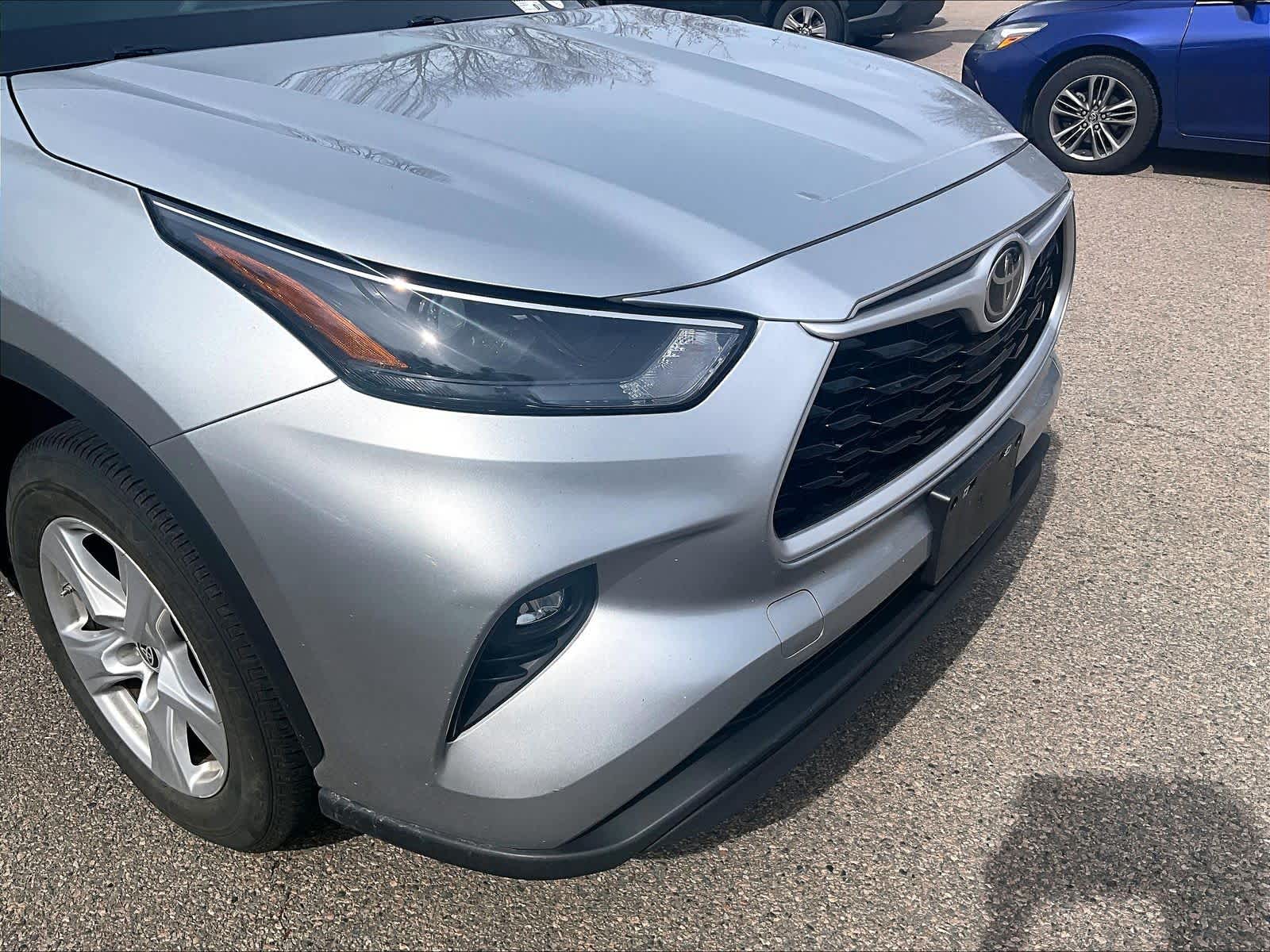 used 2023 Toyota Highlander car, priced at $30,997