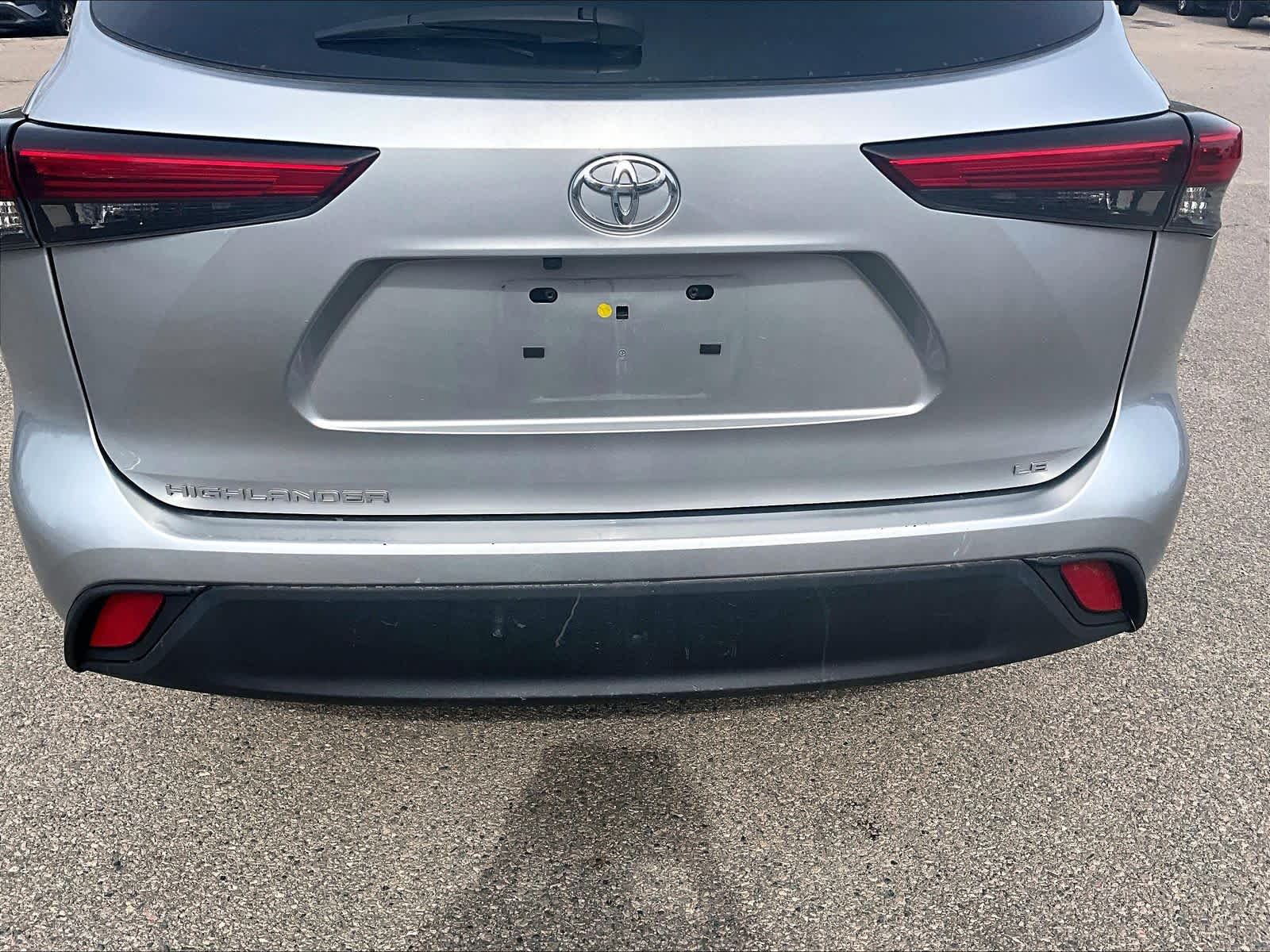 used 2023 Toyota Highlander car, priced at $30,997