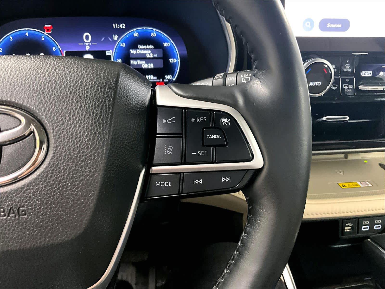 used 2023 Toyota Highlander car, priced at $33,871