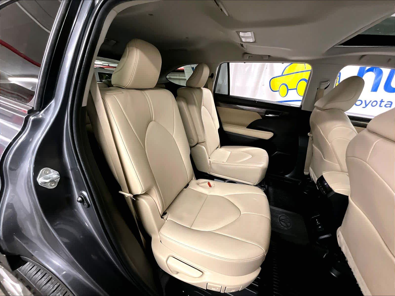 used 2023 Toyota Highlander car, priced at $33,871