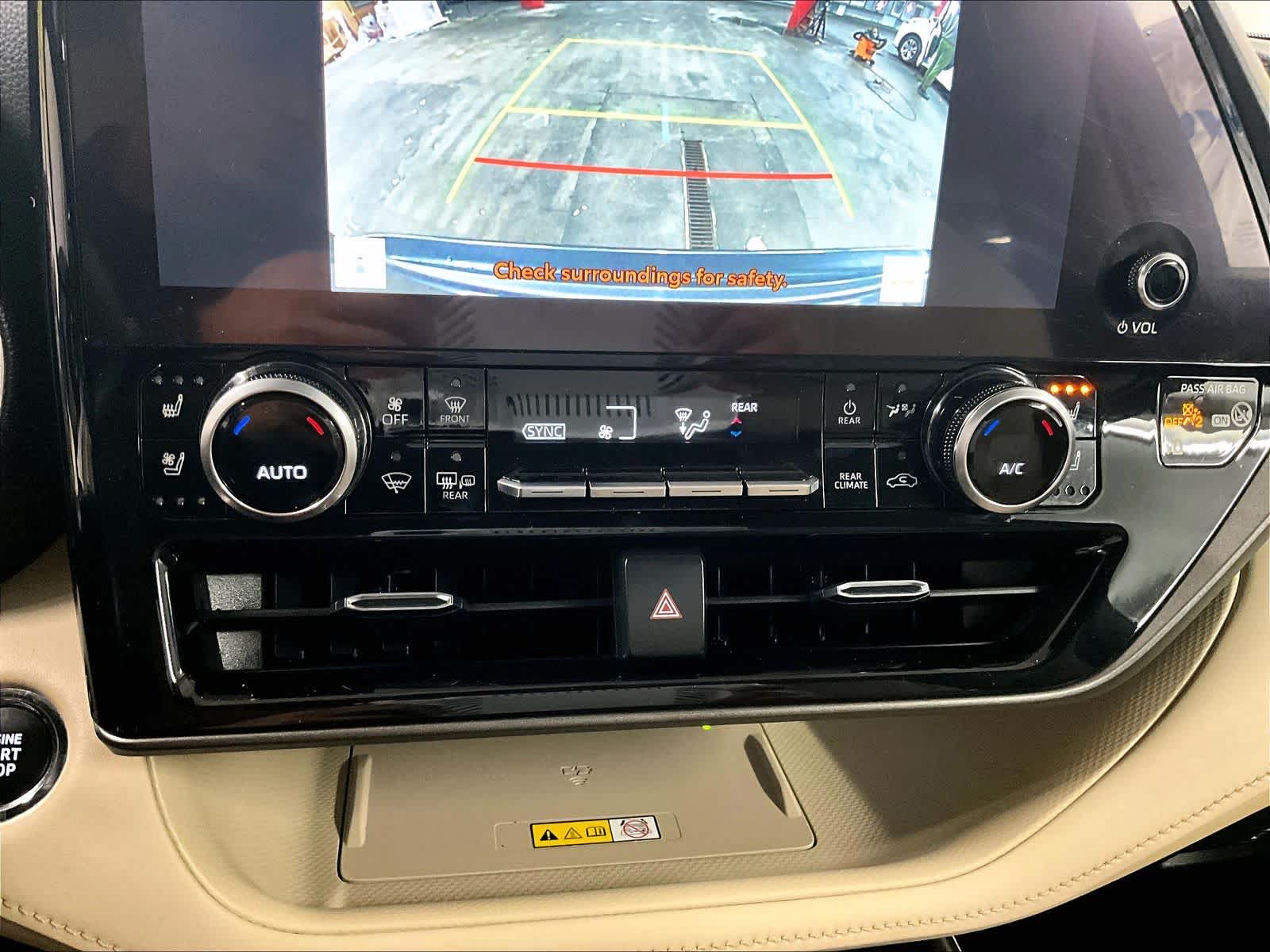 used 2023 Toyota Highlander car, priced at $33,871