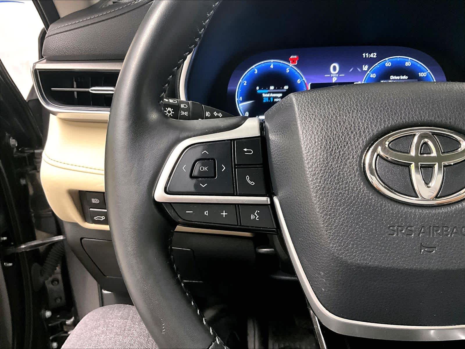 used 2023 Toyota Highlander car, priced at $33,871