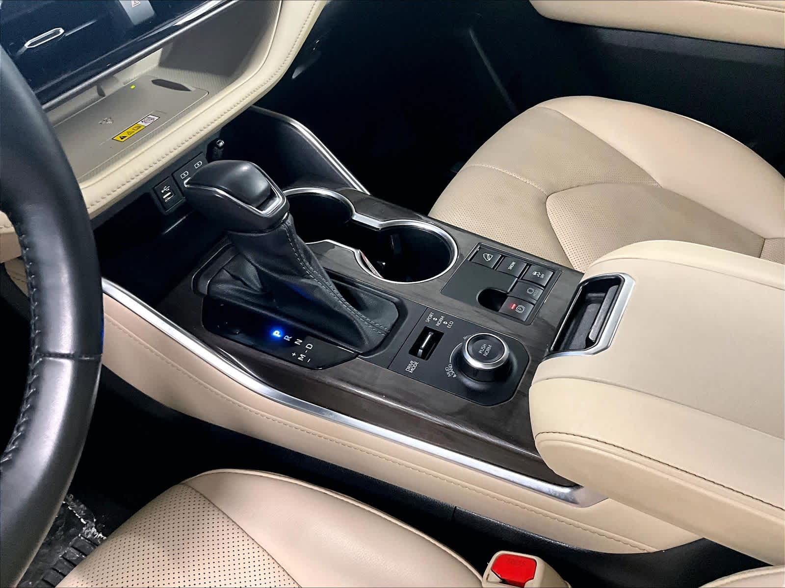 used 2023 Toyota Highlander car, priced at $33,871