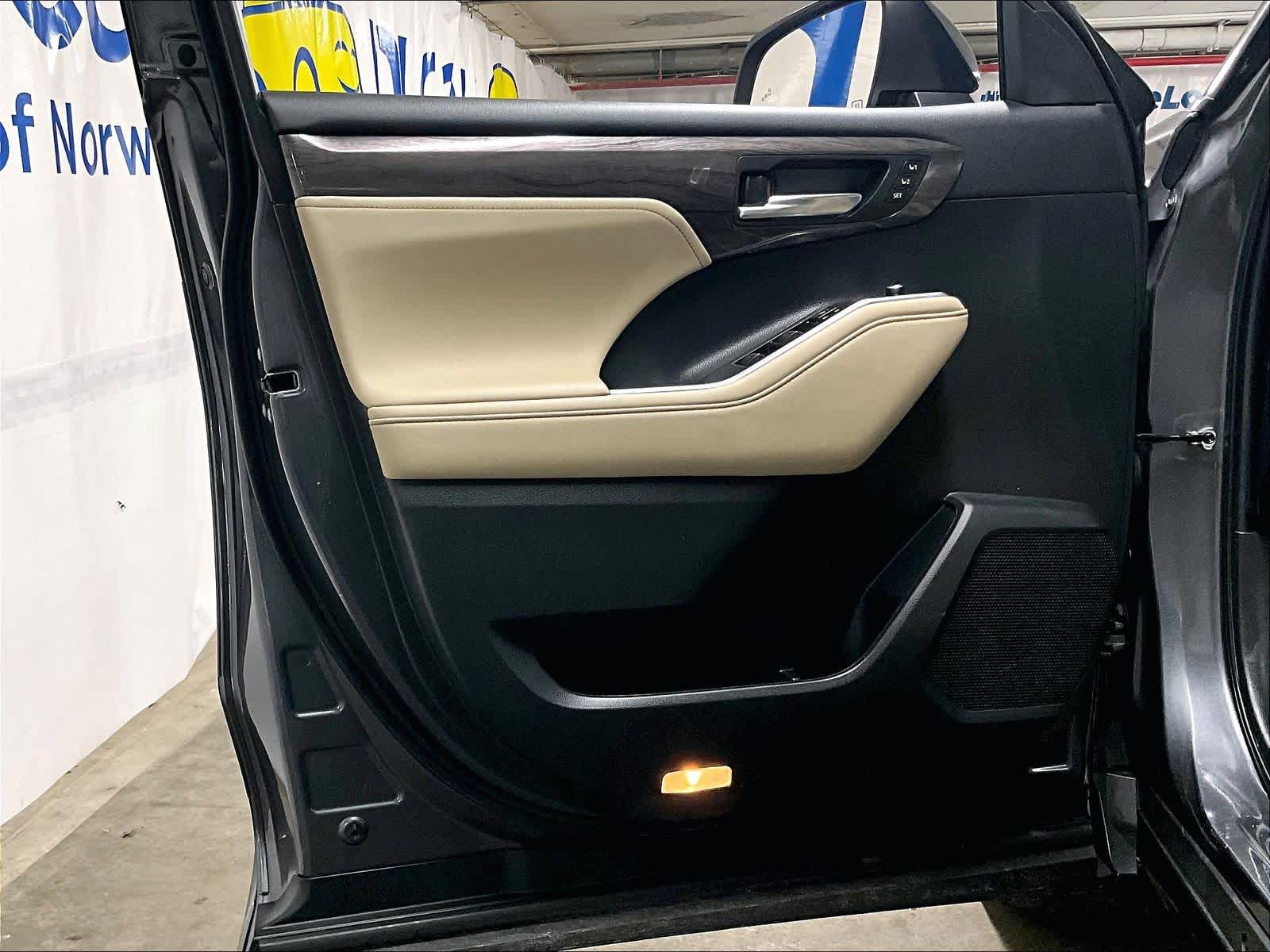 used 2023 Toyota Highlander car, priced at $33,871