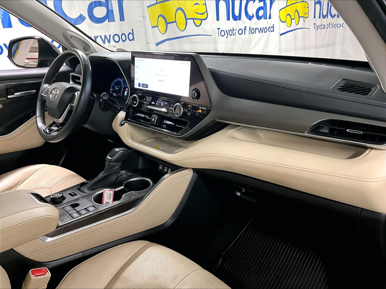 used 2023 Toyota Highlander car, priced at $33,871