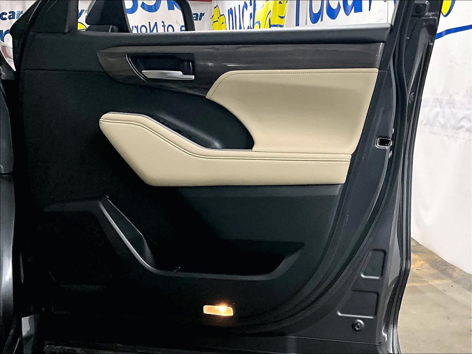 used 2023 Toyota Highlander car, priced at $33,871