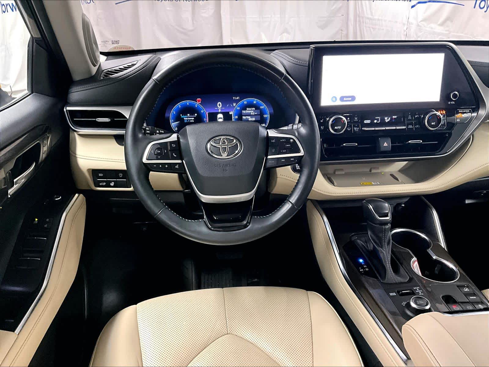 used 2023 Toyota Highlander car, priced at $33,871