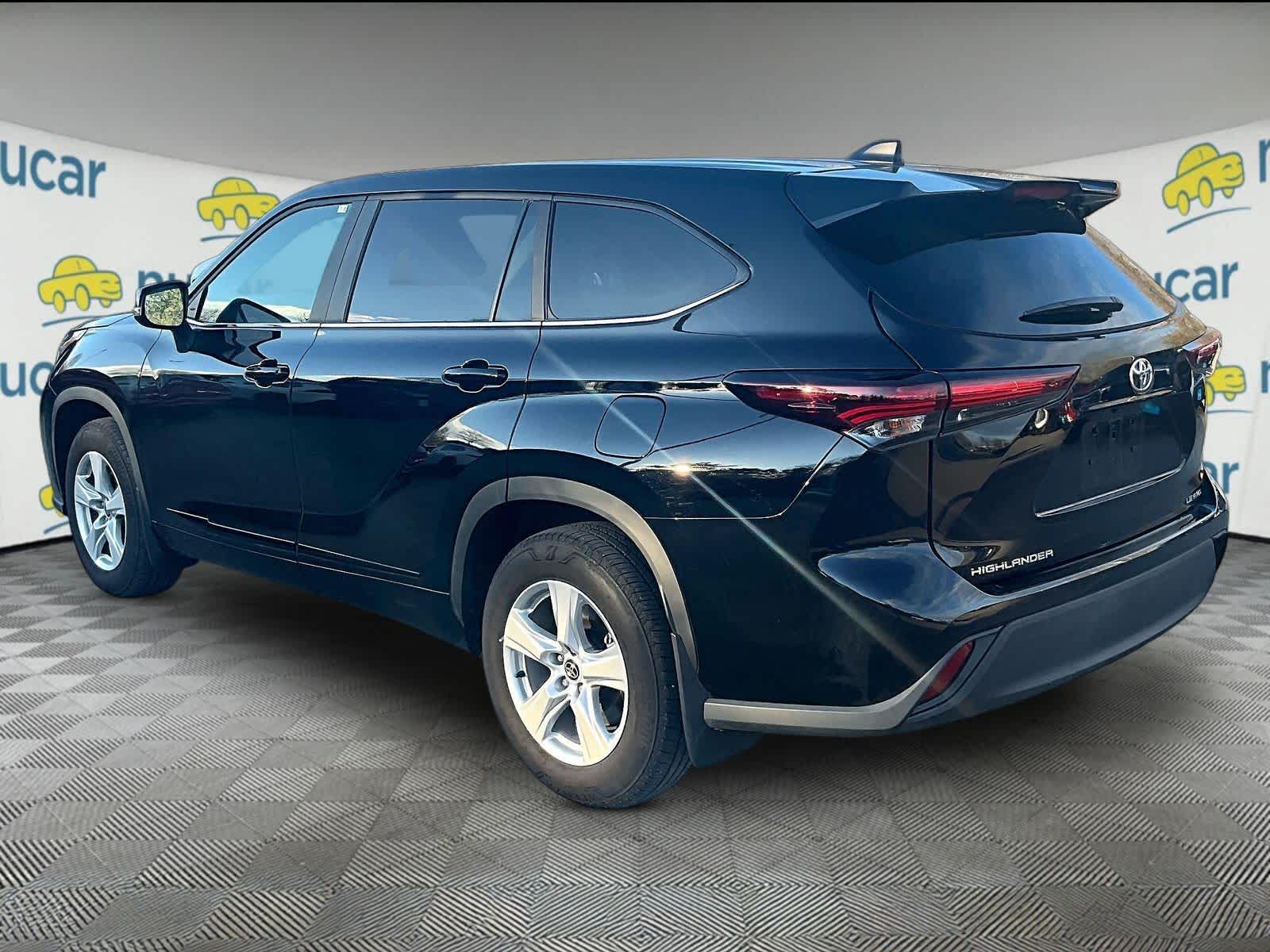 used 2025 Toyota Highlander car, priced at $39,997