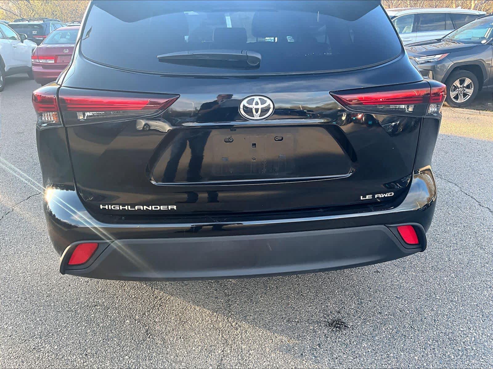 used 2025 Toyota Highlander car, priced at $39,997