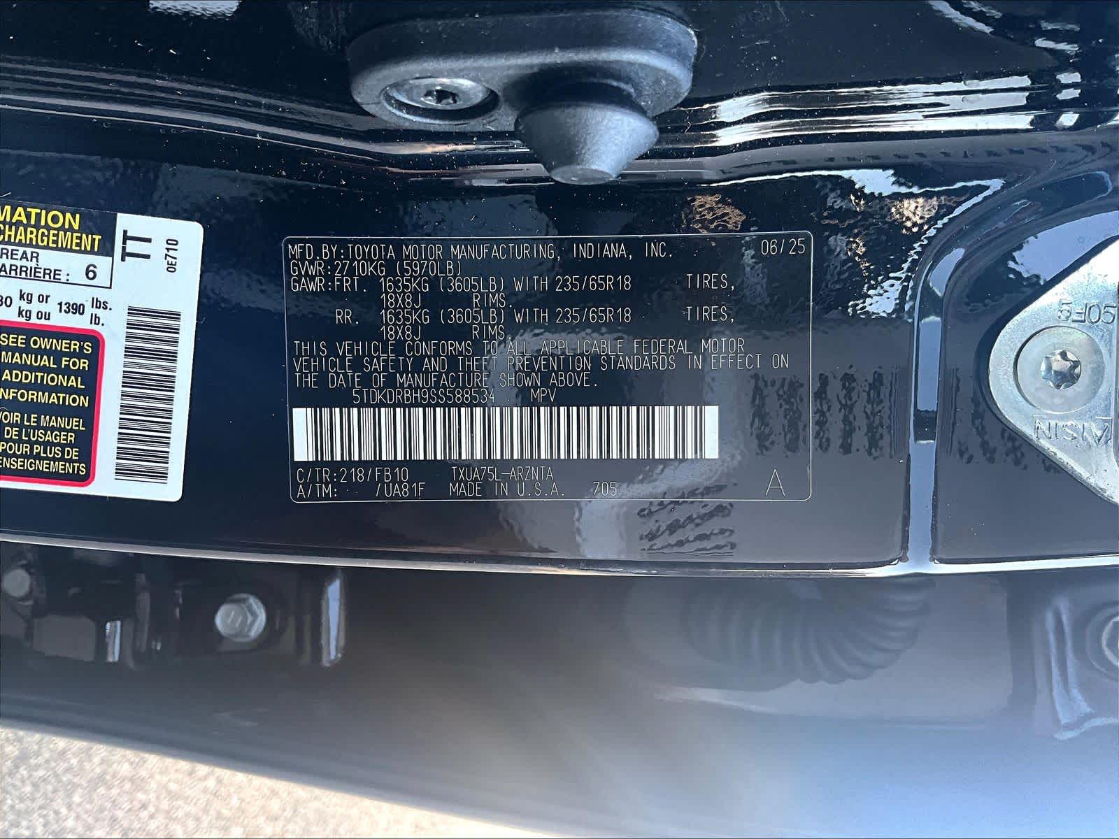 used 2025 Toyota Highlander car, priced at $39,997