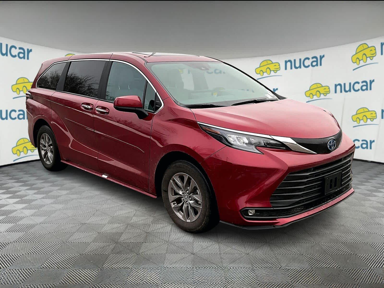2025 Toyota Sienna XLE 7-Passenger FWD