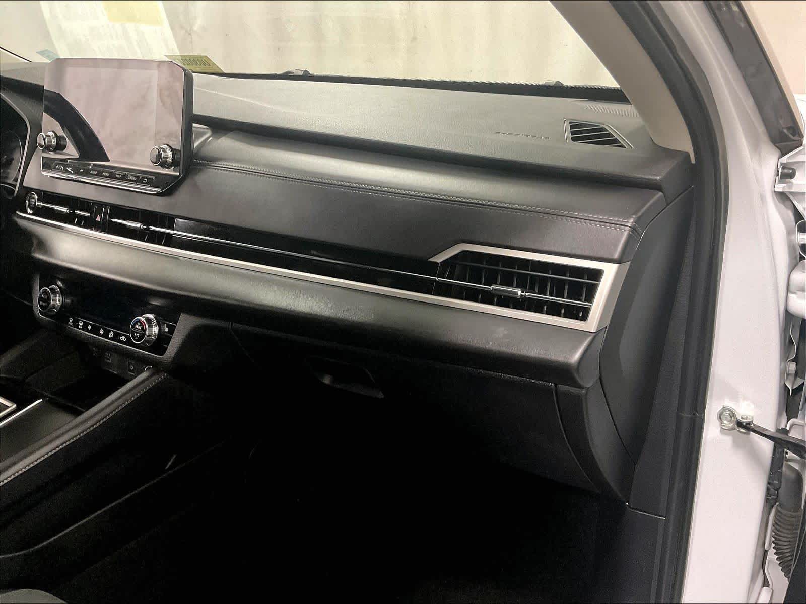 used 2024 Mitsubishi Outlander car, priced at $20,425