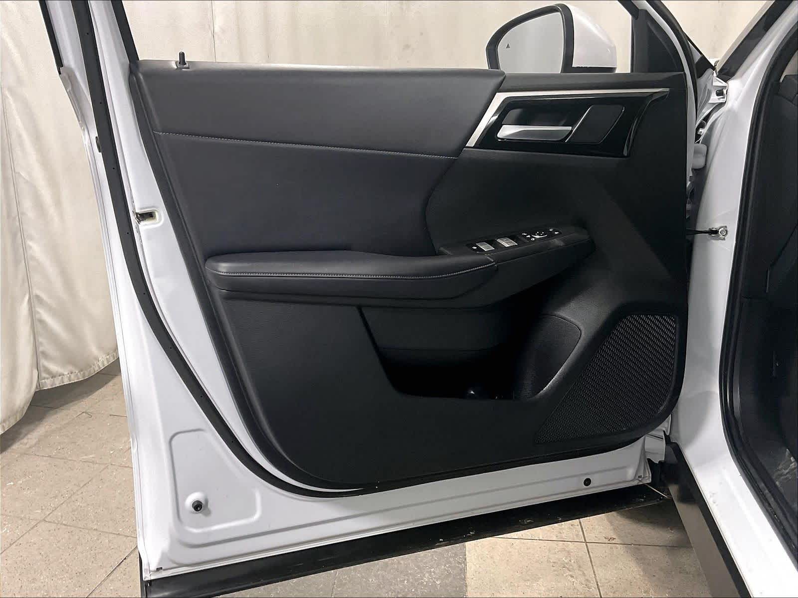 used 2024 Mitsubishi Outlander car, priced at $20,425