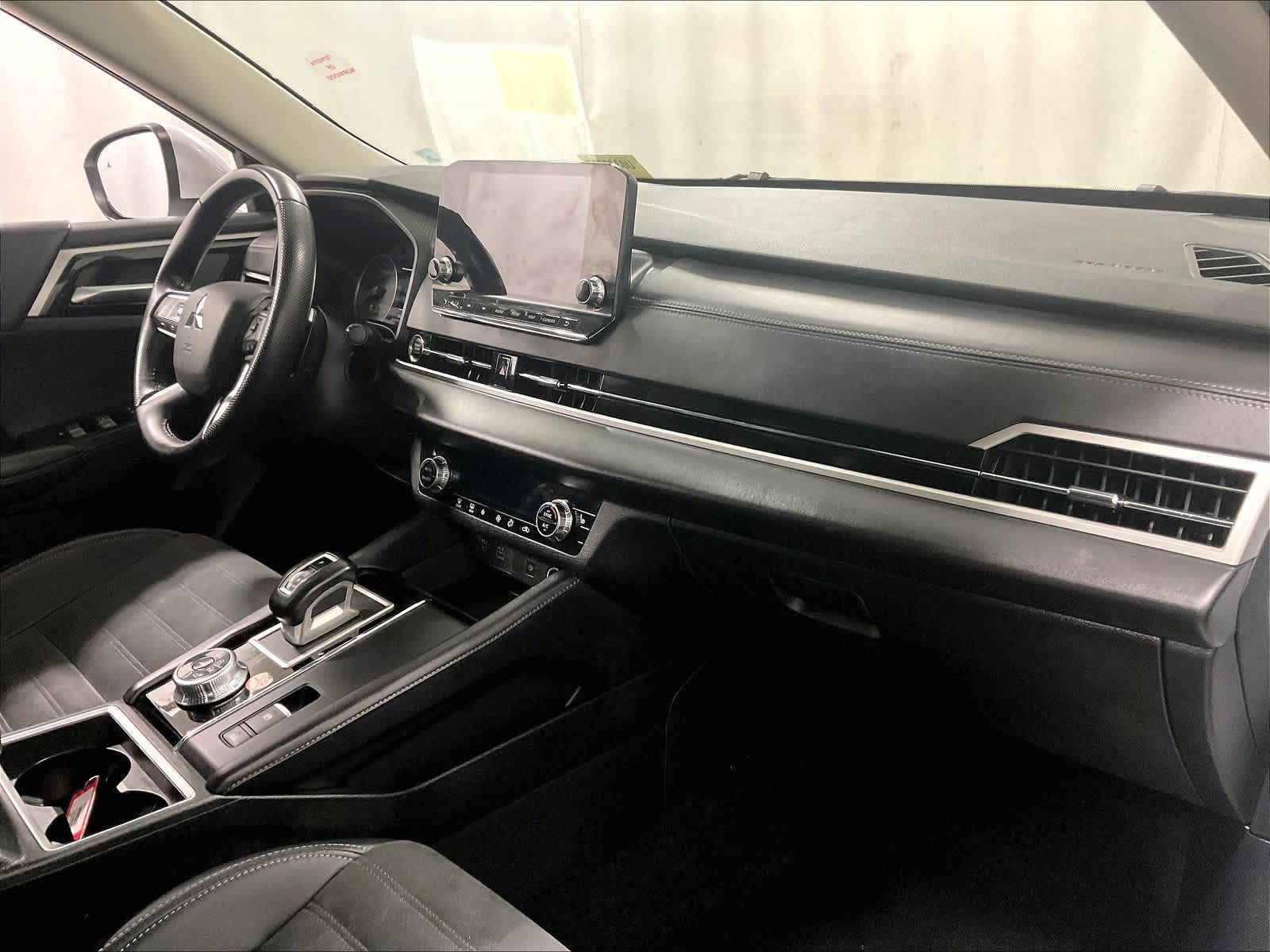 used 2024 Mitsubishi Outlander car, priced at $20,425