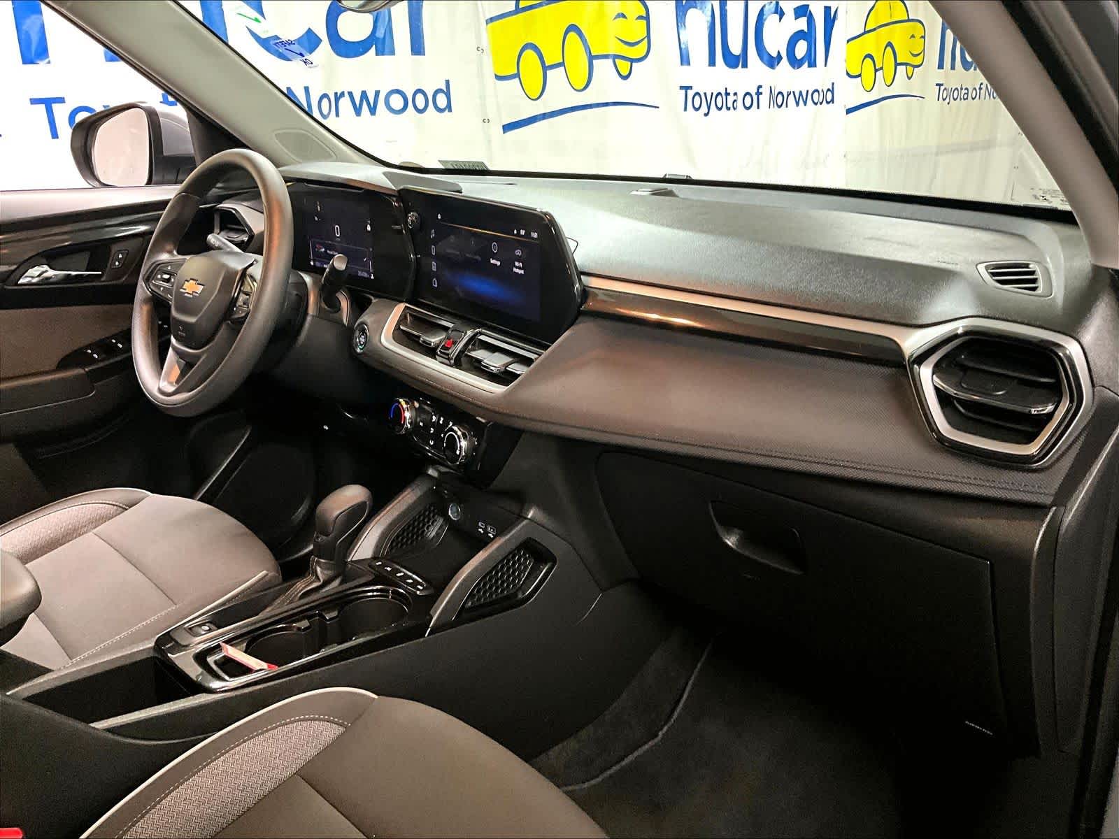 used 2025 Chevrolet TrailBlazer car, priced at $23,230