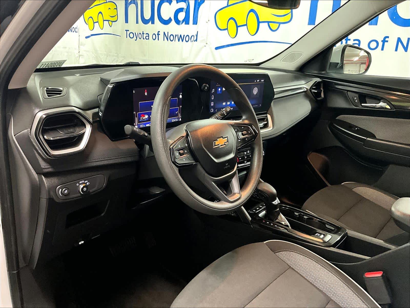 used 2025 Chevrolet TrailBlazer car, priced at $23,523