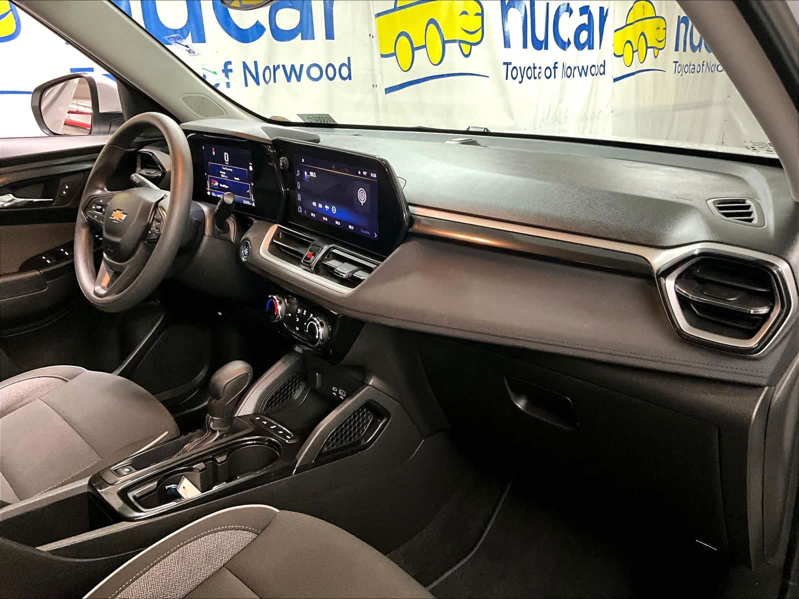 used 2025 Chevrolet TrailBlazer car, priced at $23,523