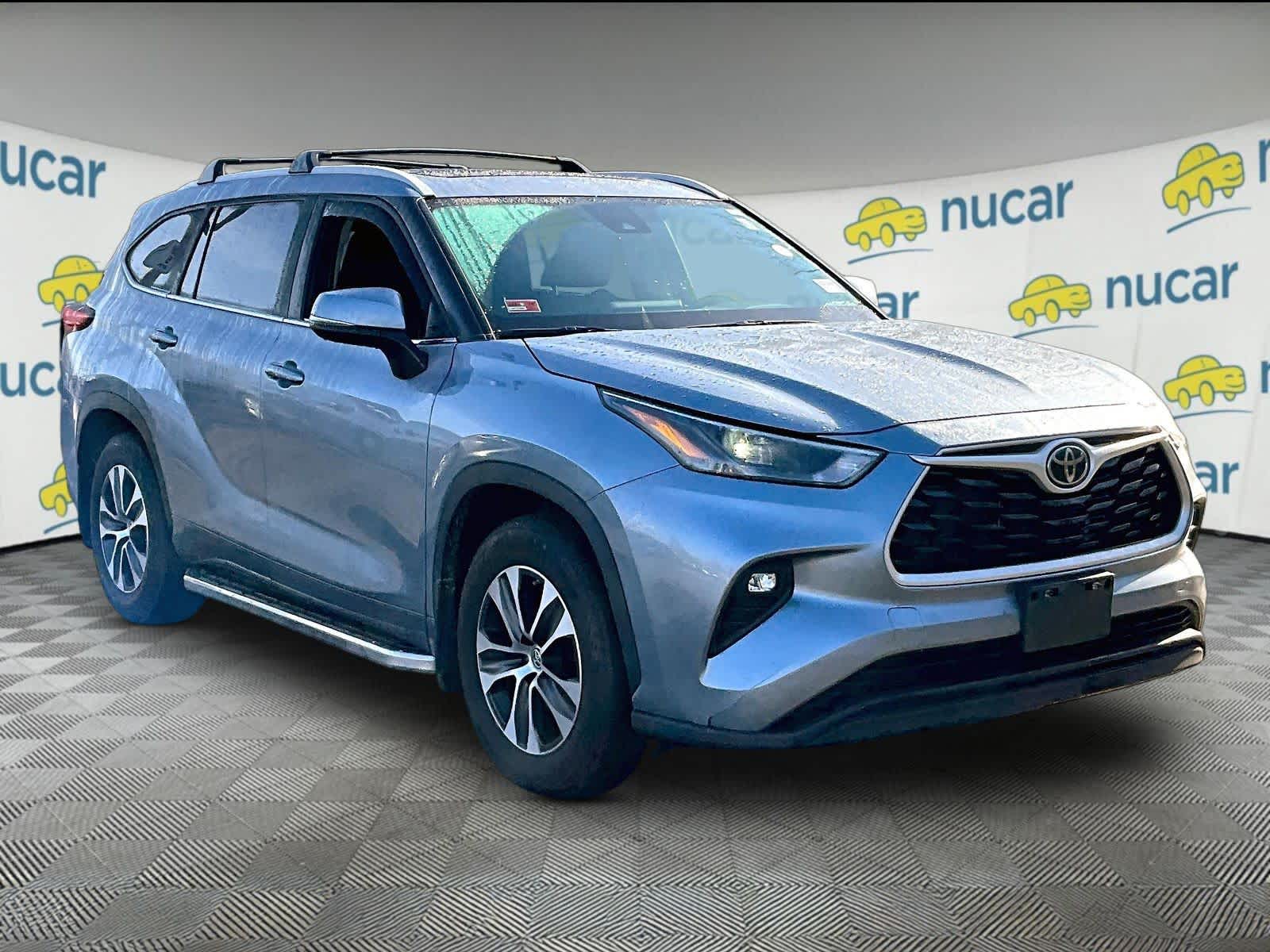 Moon Dust 2023 Toyota Highlander XLE AWD SUV / Crossover All-Wheel Drive 8-Speed Automatic