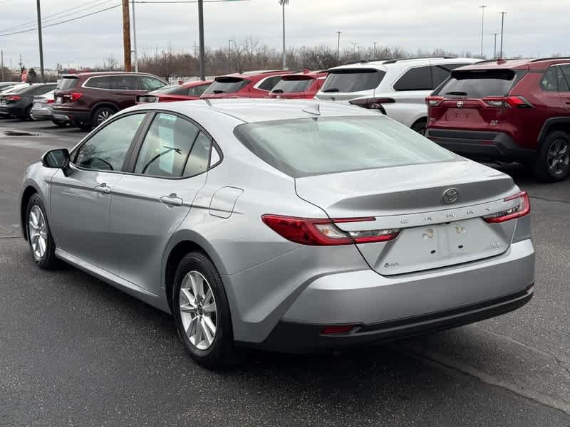 View vehicle photo 5