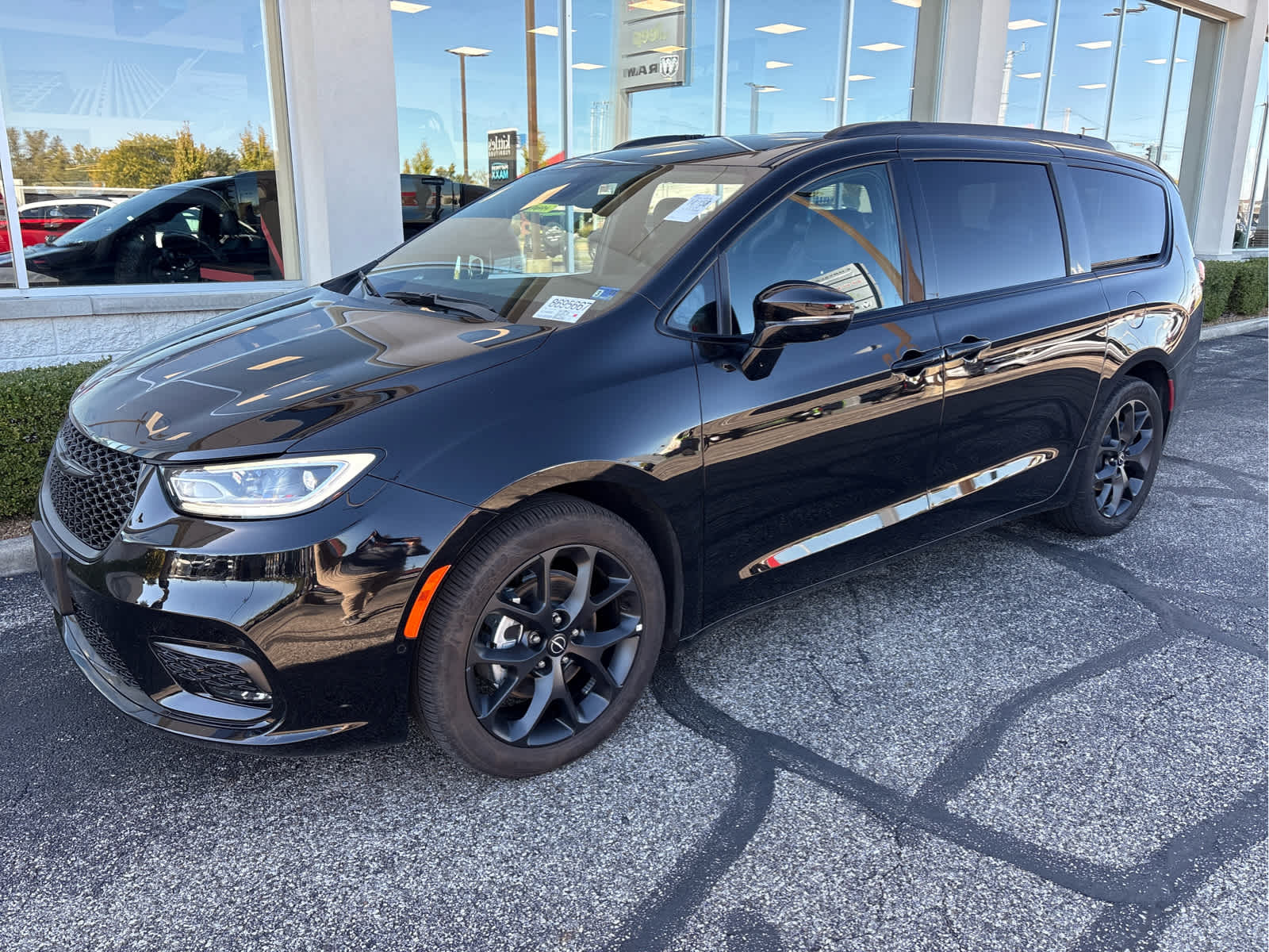 2026 Chrysler Pacifica Minivan Front-Wheel Drive Automatic