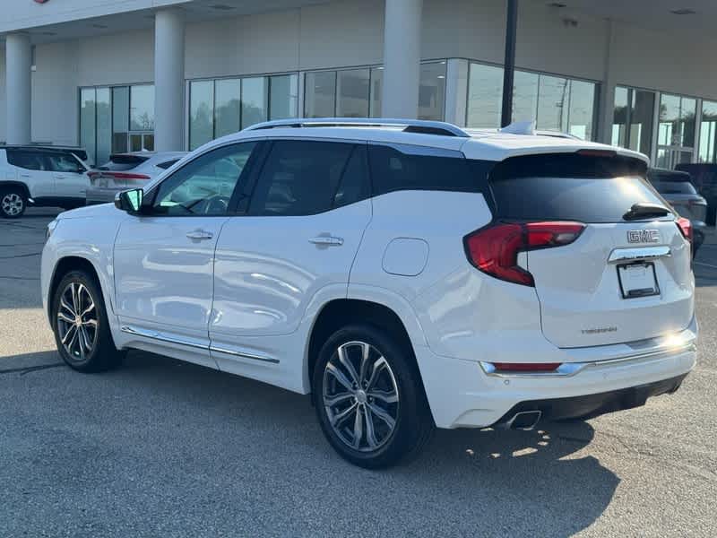 View vehicle photo 5