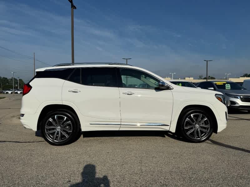 View vehicle photo 2