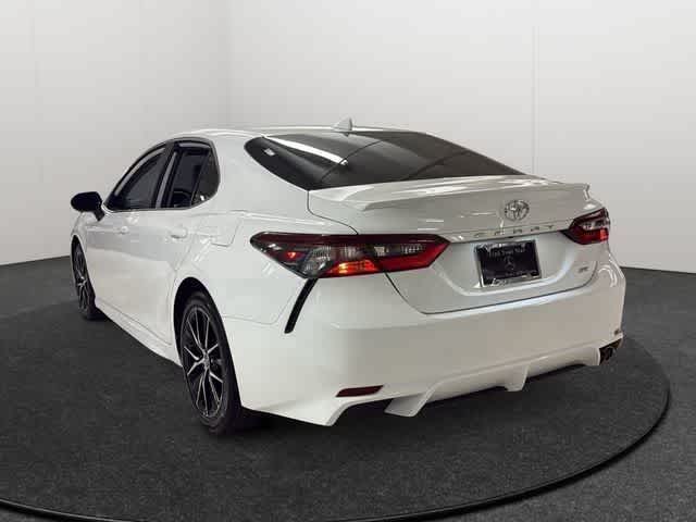 View vehicle photo 5