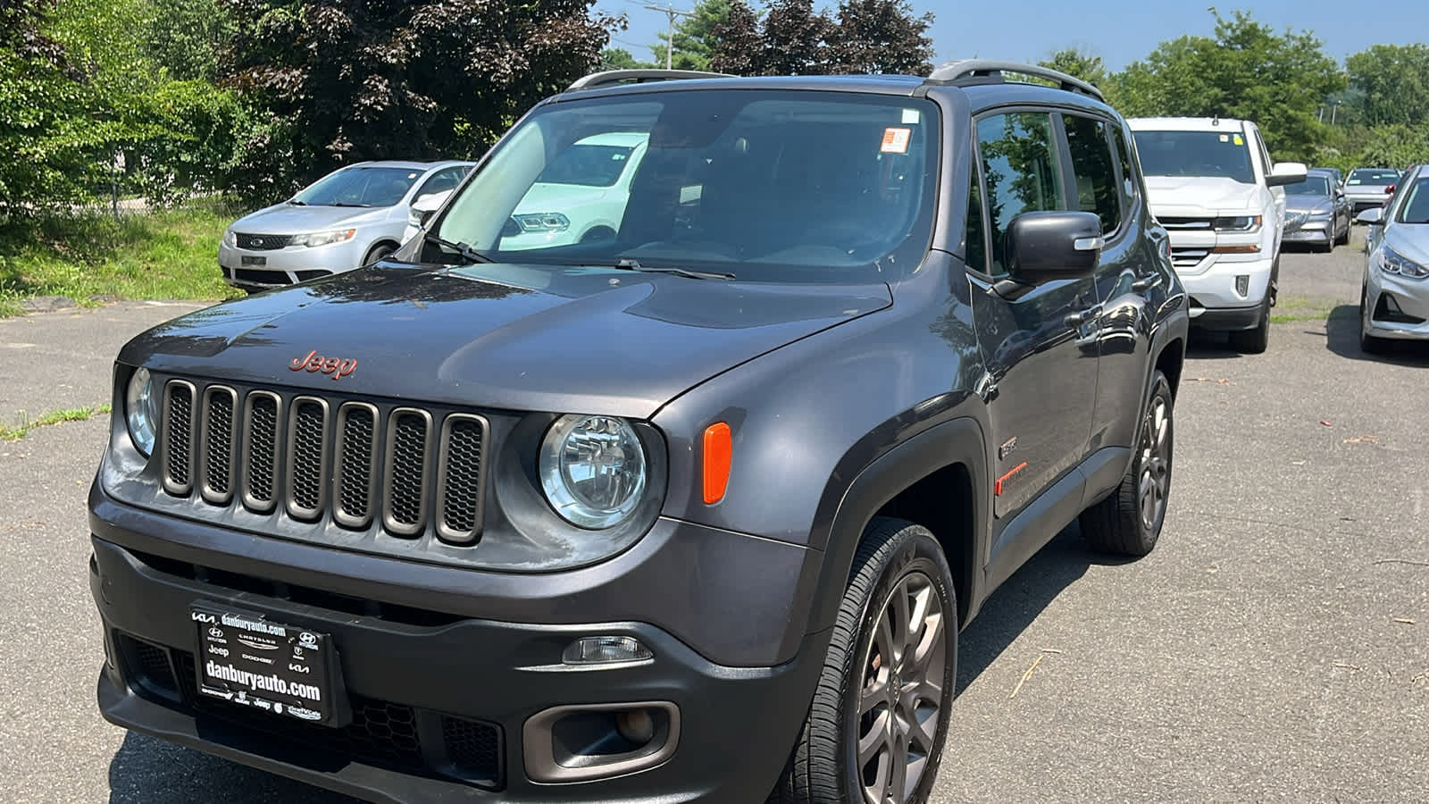 2016 Jeep Renegade 75th Anniversary 3