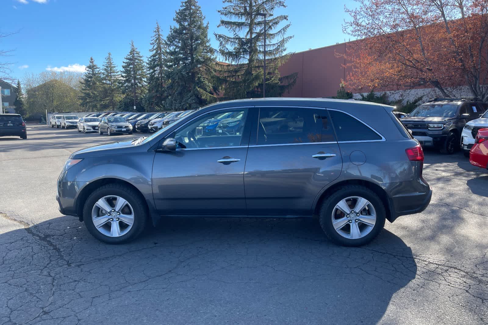 View vehicle photo 2