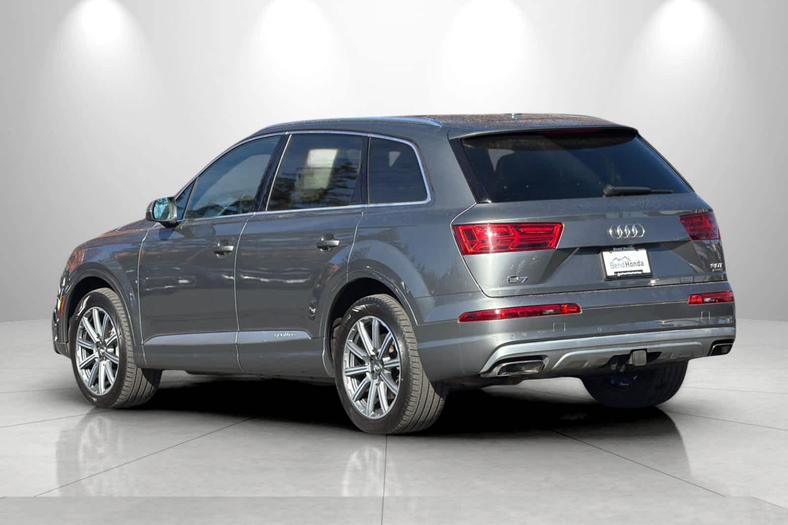 View vehicle photo 6