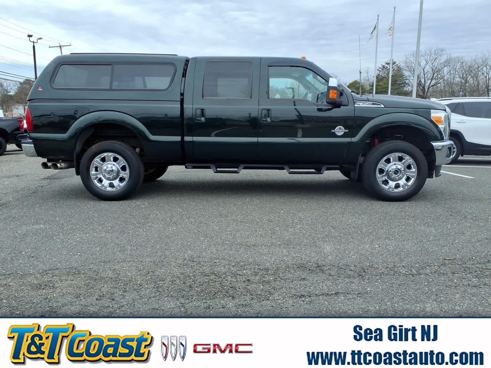 Green 2016 Ford F-350 Super Duty Lariat Crew Cab 4WD Pickup Truck Four-Wheel Drive 6-Speed Automatic