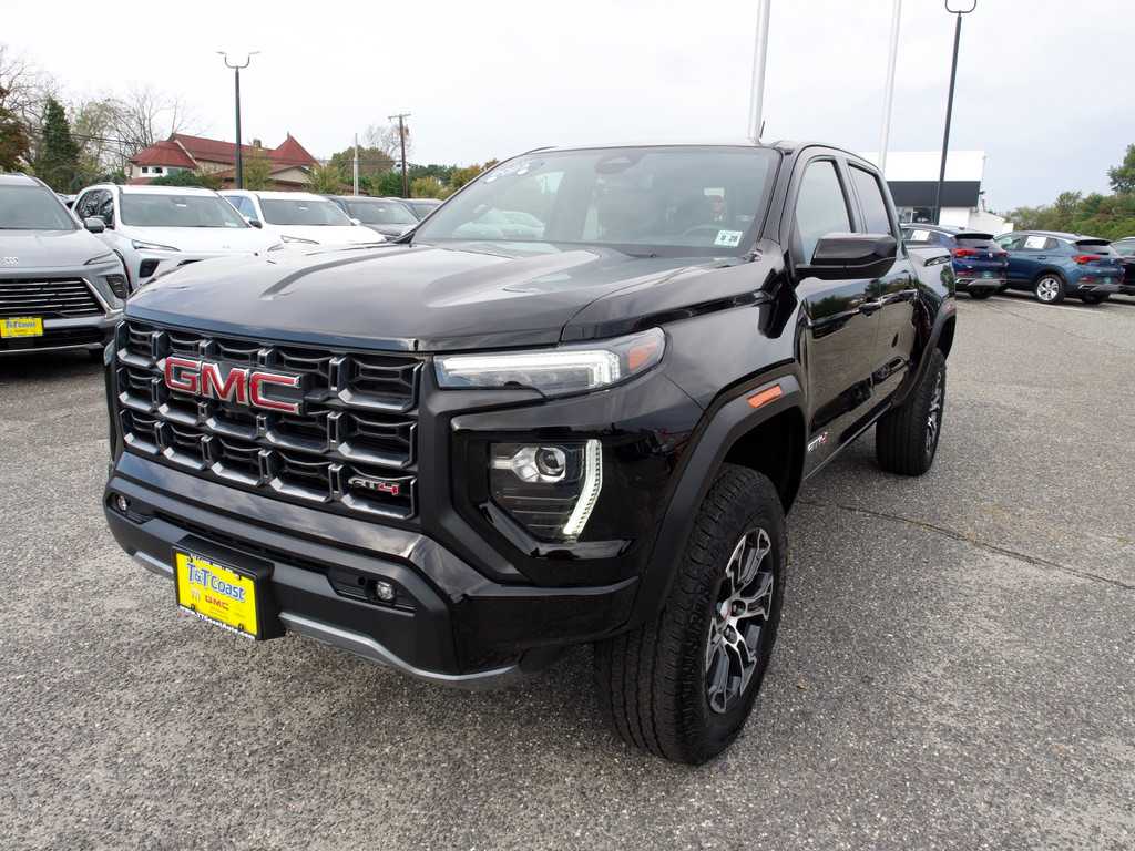  2023 GMC Canyon AT4 Crew Cab 4WD   