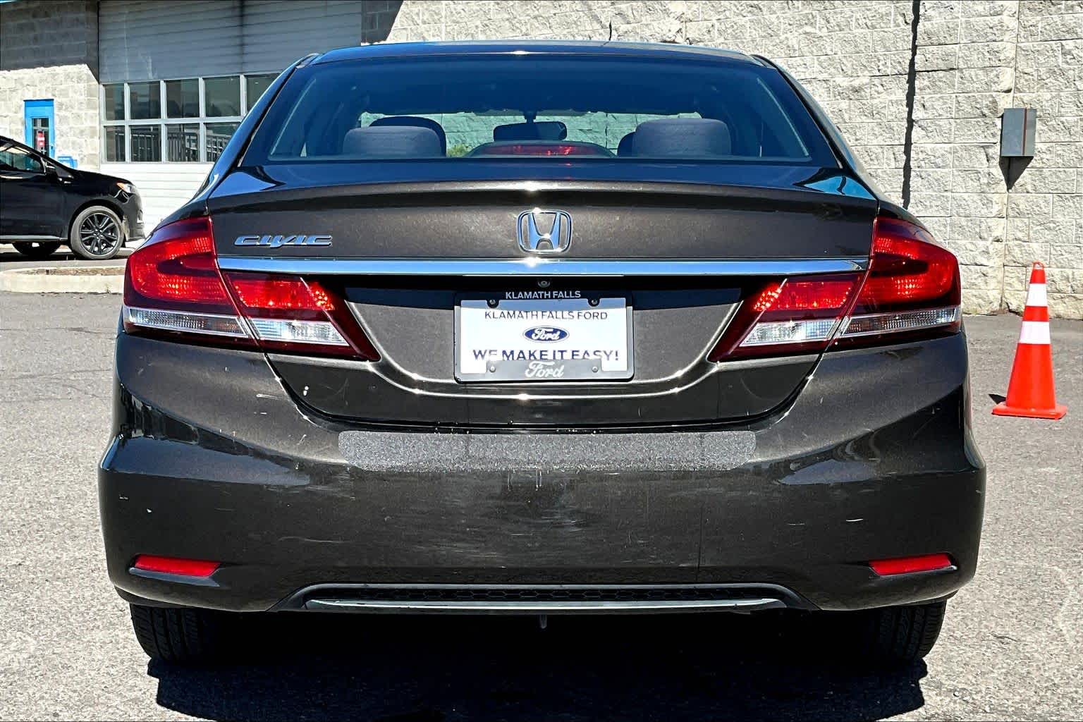 View vehicle photo 5