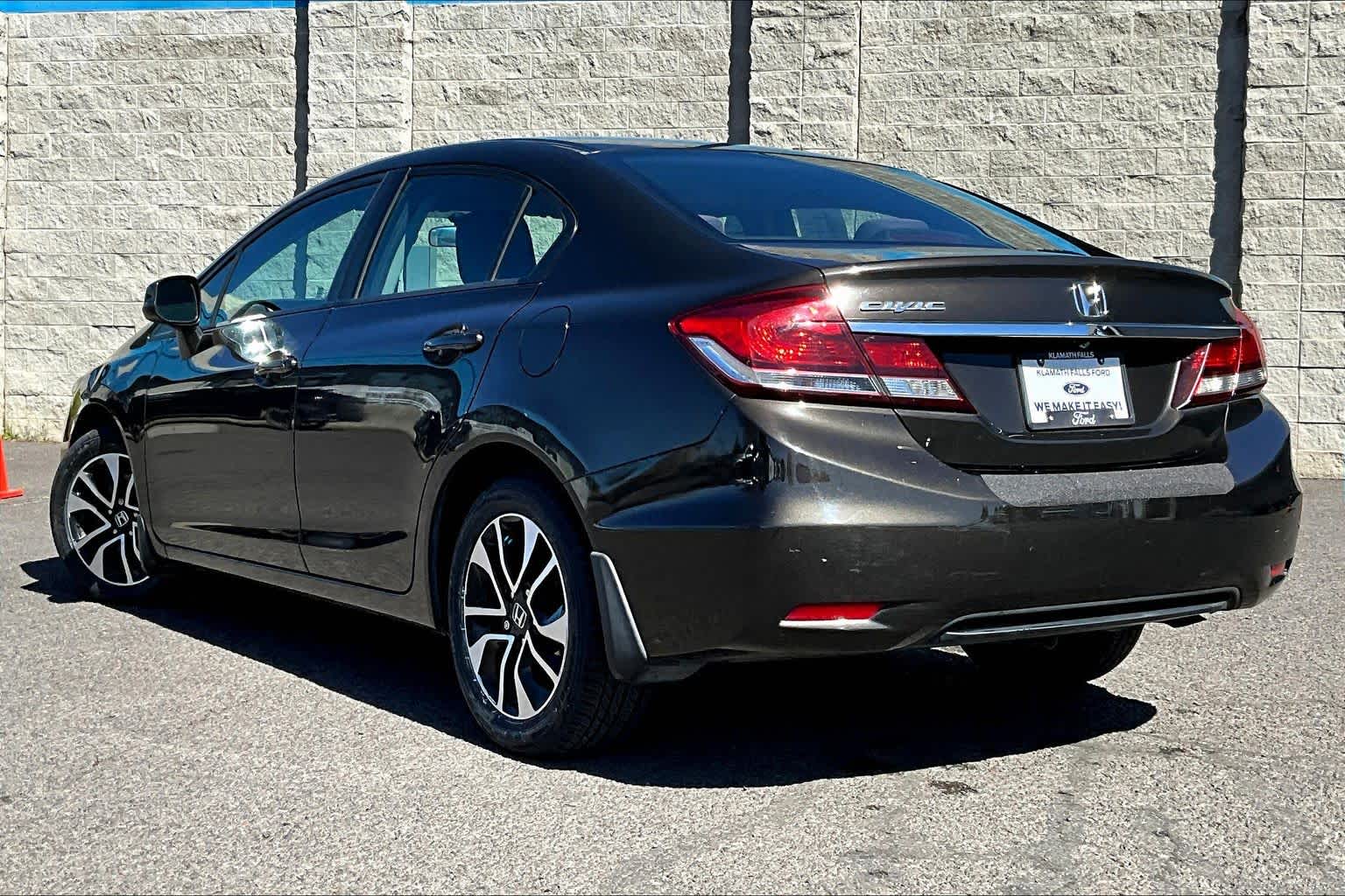 View vehicle photo 4