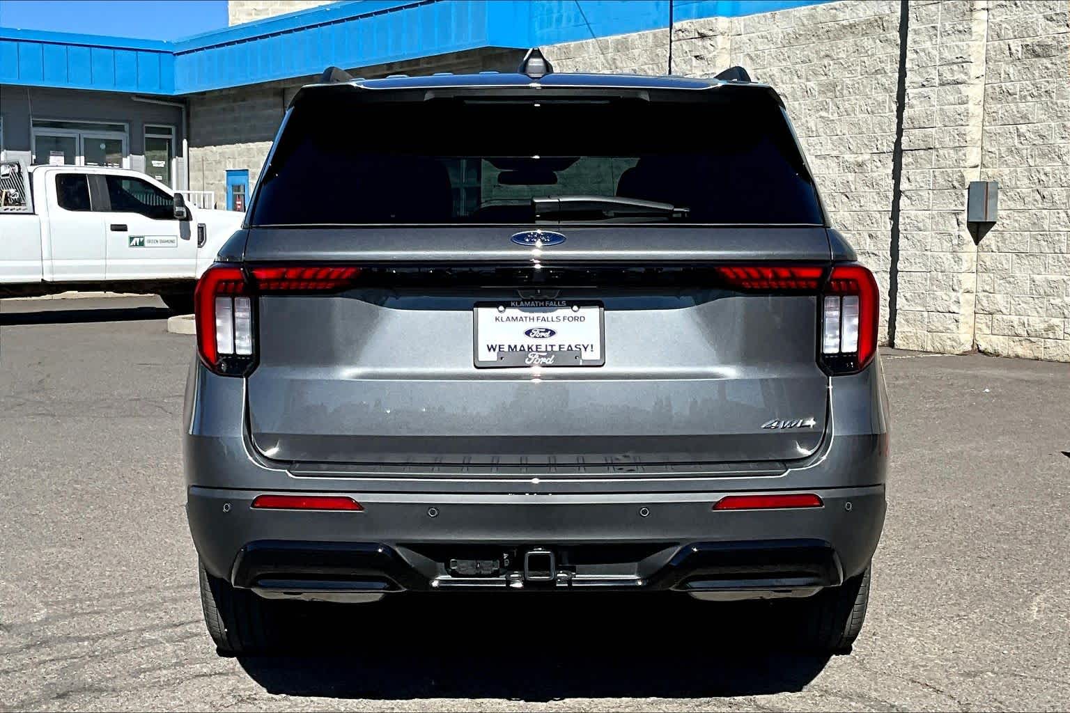 View vehicle photo 5