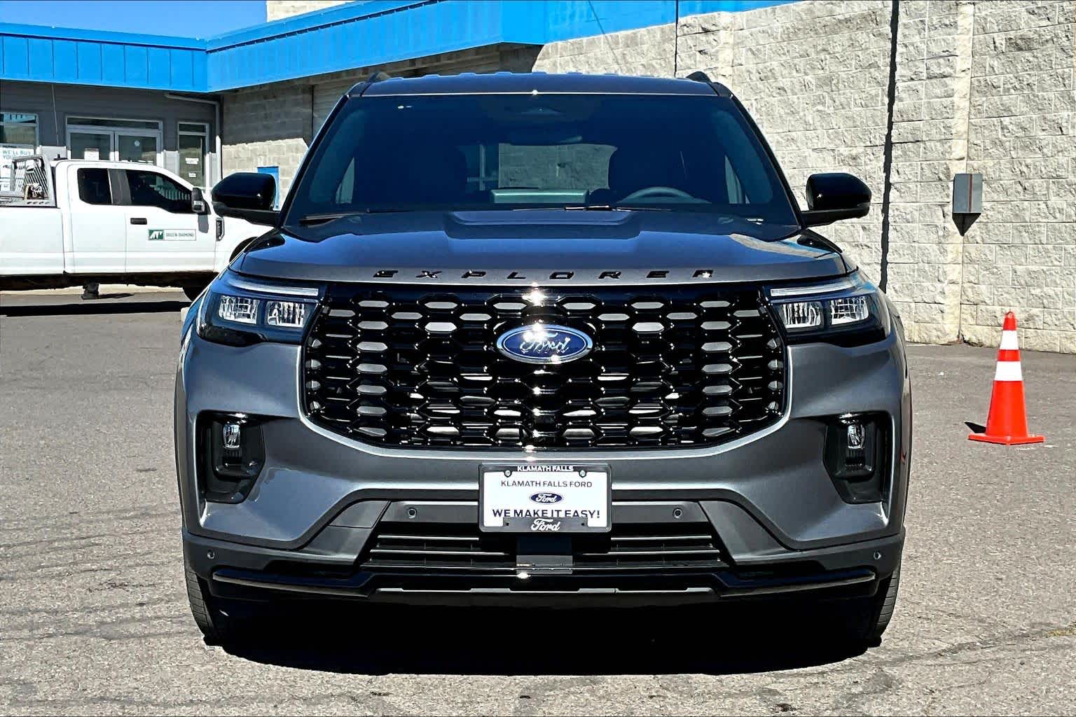 View vehicle photo 6